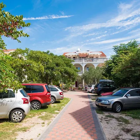 1 Bedroom Appartement *